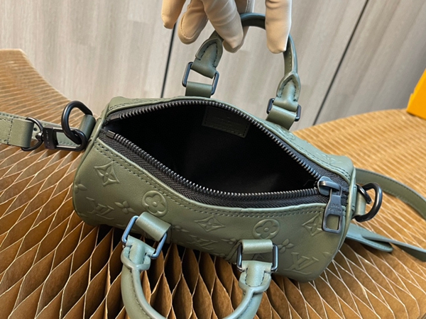 ルイヴィトンバッグ着用イメージ